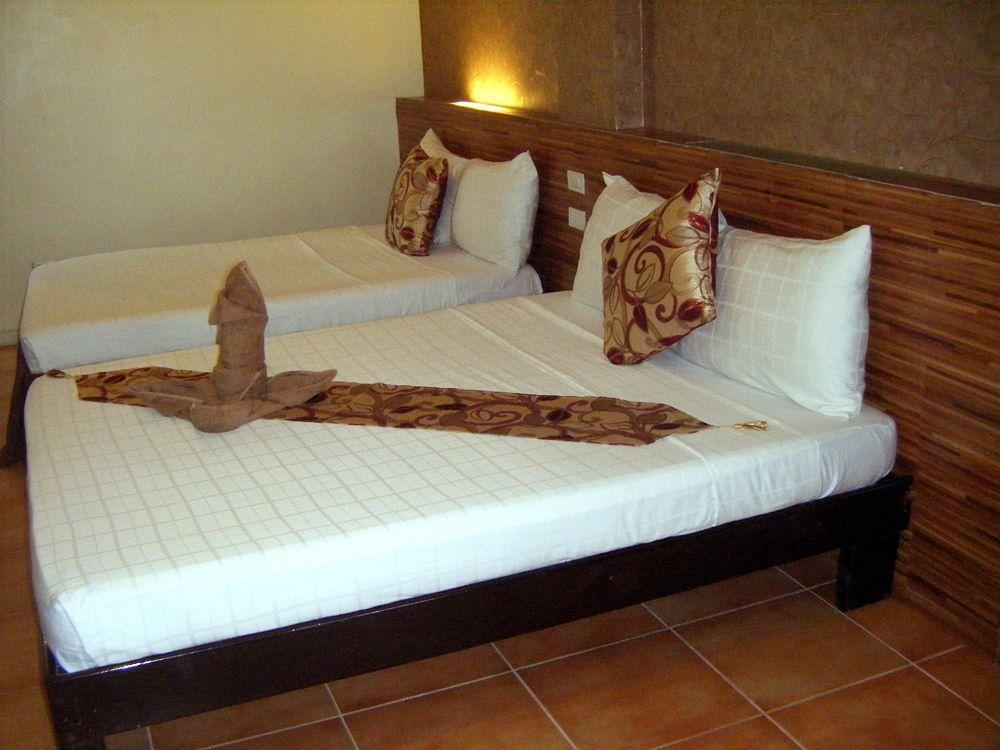 Feliness Resort Manoc-Manoc Bagian luar foto