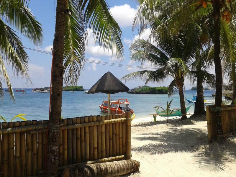 Feliness Resort Manoc-Manoc Bagian luar foto